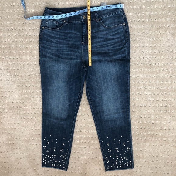 Chico’s EUC Women's Blue Jeans with Pearl Embellishments in size 2 or 12 - Picture 5 of 8